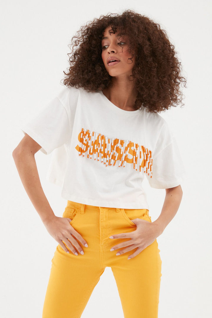 Aksesuarlı Crop Tişört Ekru