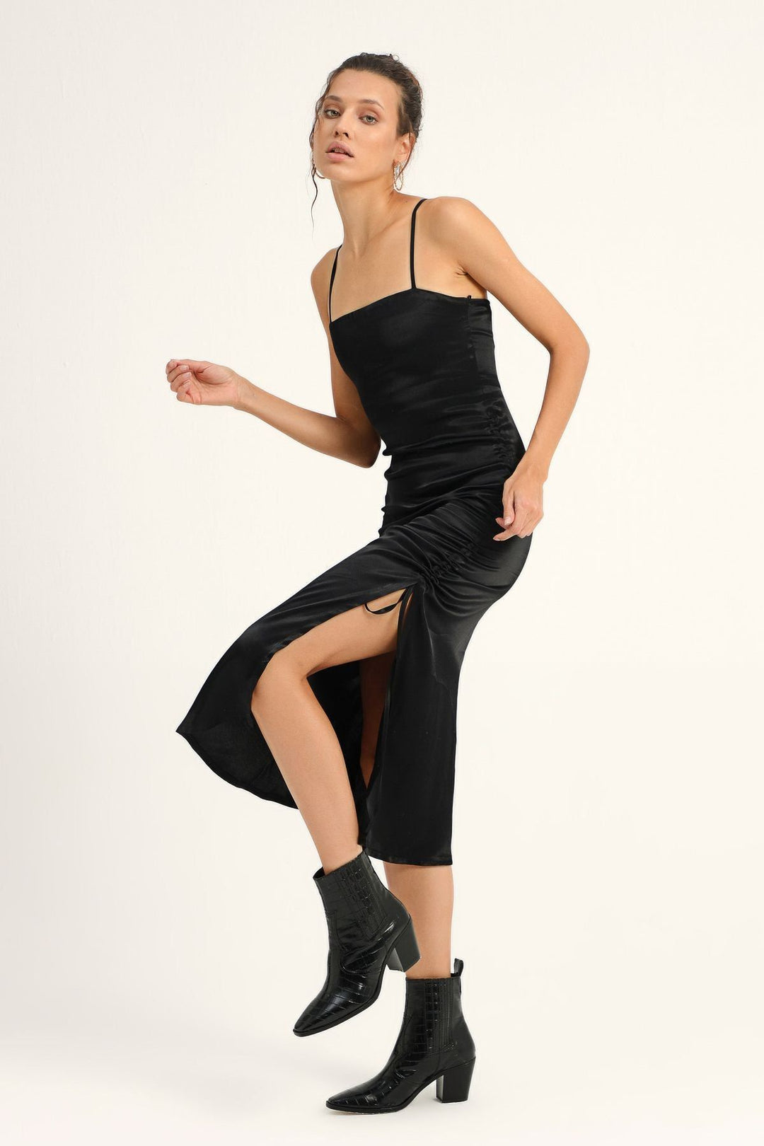 Cross Straps Pleated Dress Black