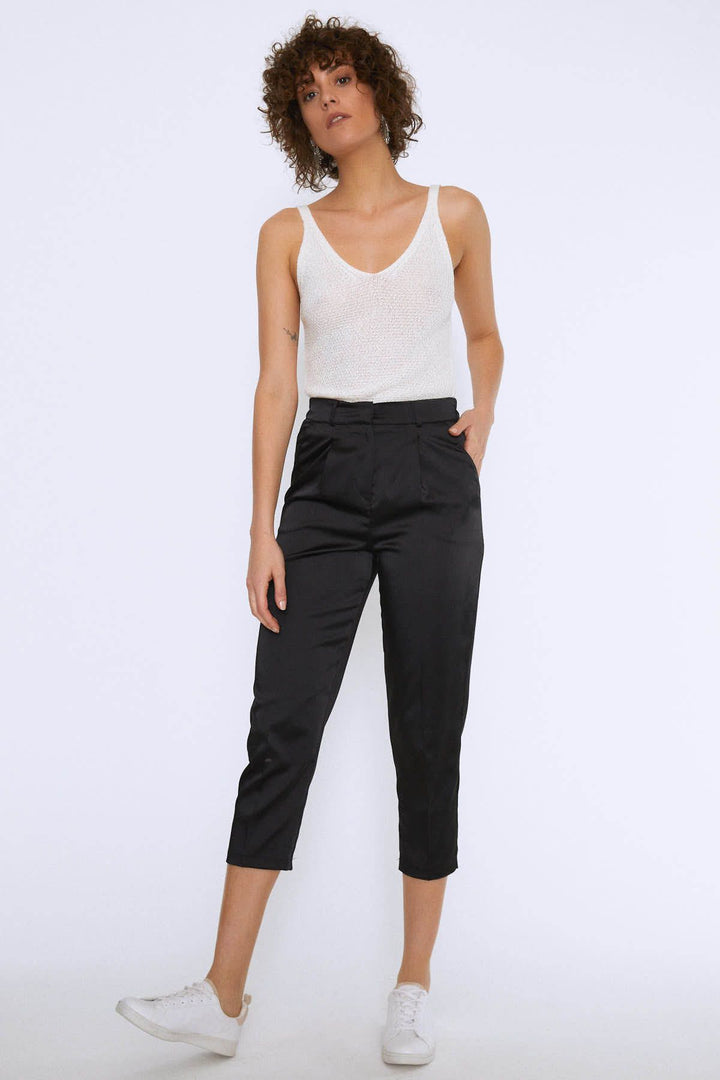 Beli Pileli Pantolon Siyah