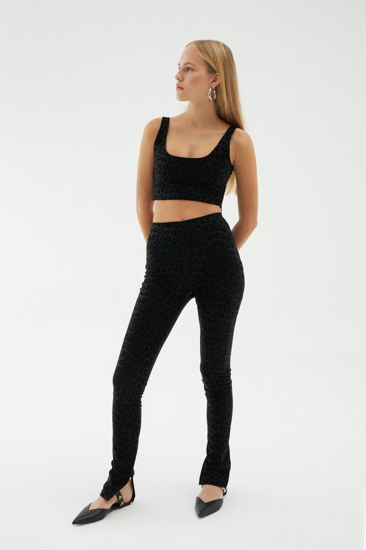 Patterned Leather Leg Slit Leggings Black