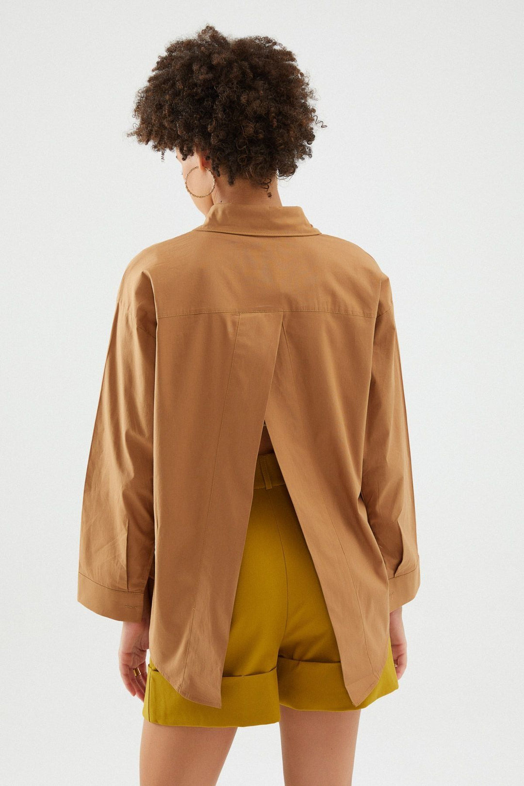 Sırt Dekolteli Oversize Gömlek Camel