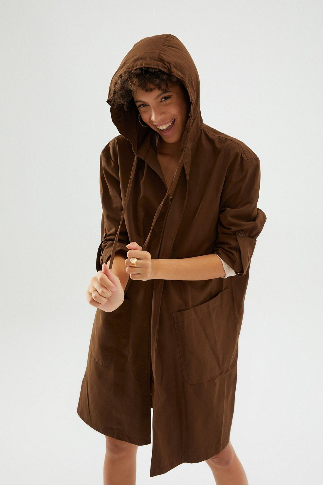 Beli Büzgülü Kapüşonlu Trençkot Kahverengi