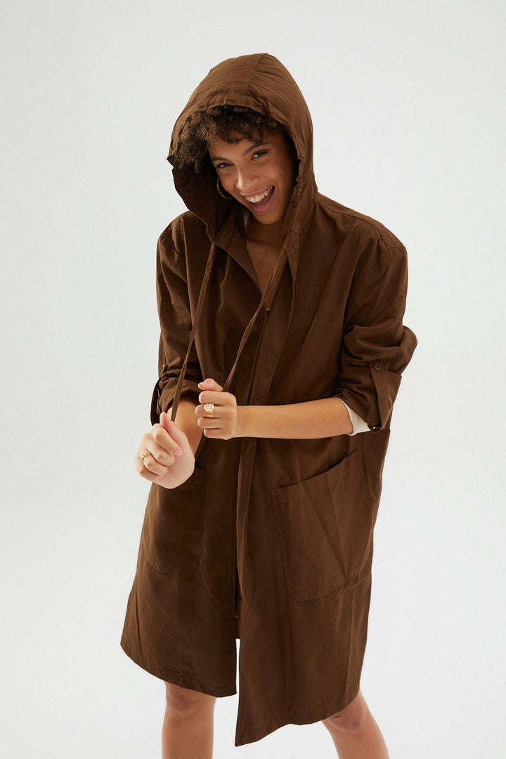 Beli Büzgülü Kapüşonlu Trençkot Kahverengi