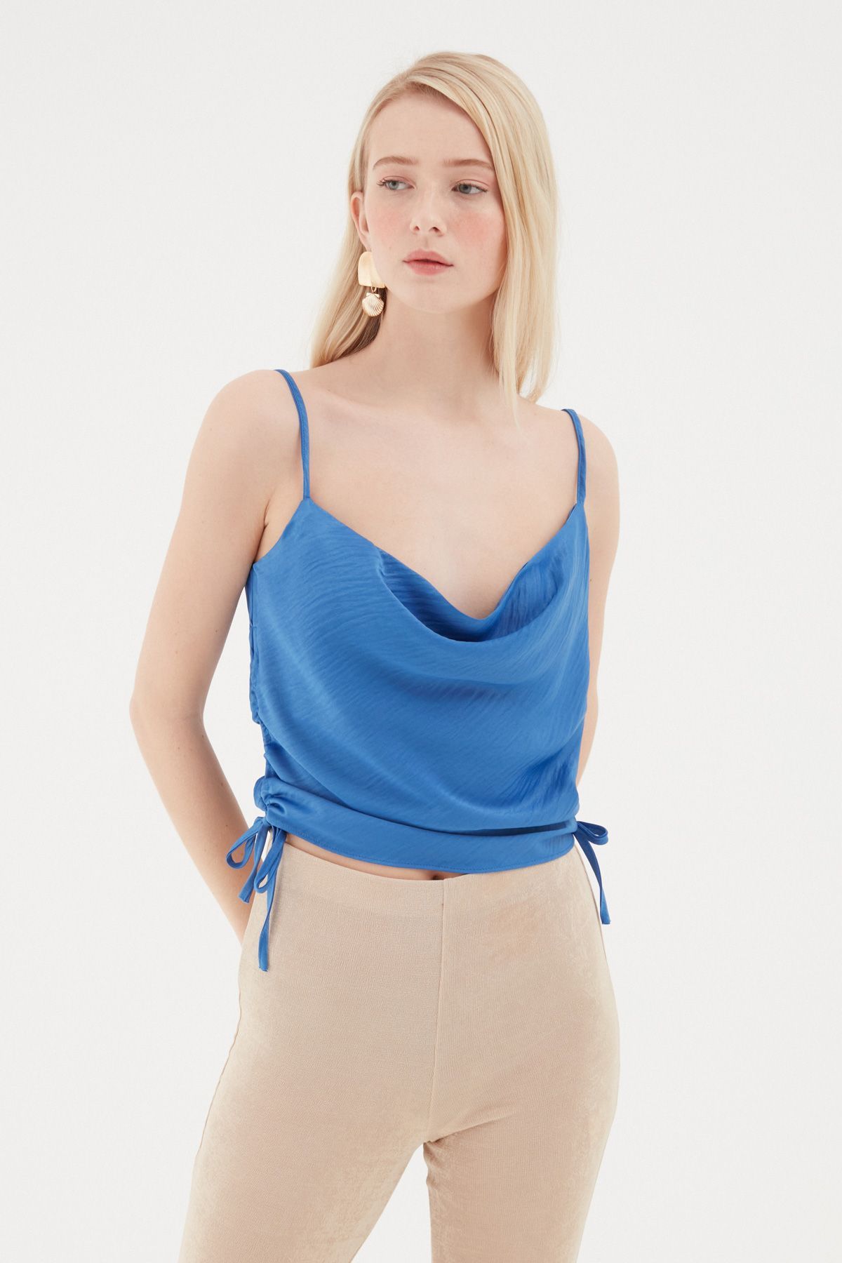 Plunging Collar Pleated Blouse Sax