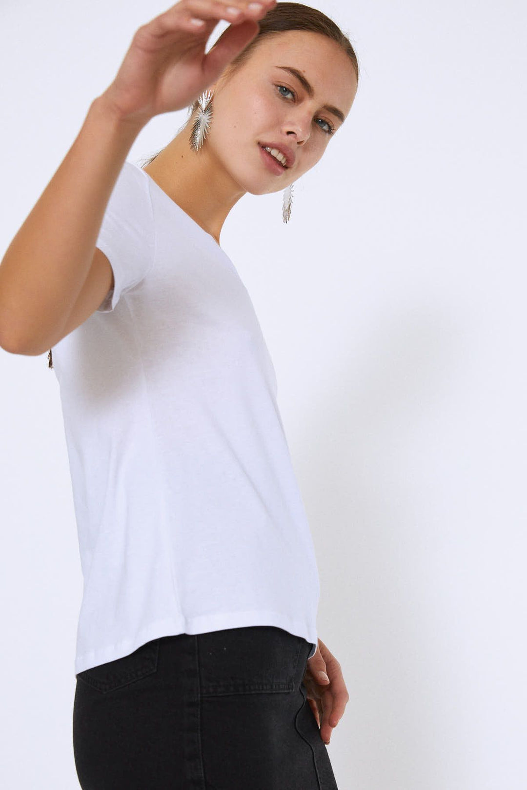 V Yaka Basic Tişört Beyaz