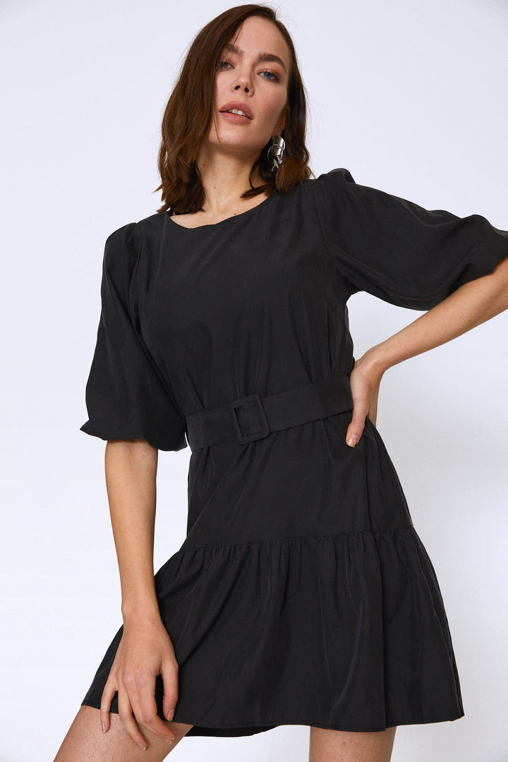 Beli Kemerli Eteği Fırfırlı Elbise Siyah