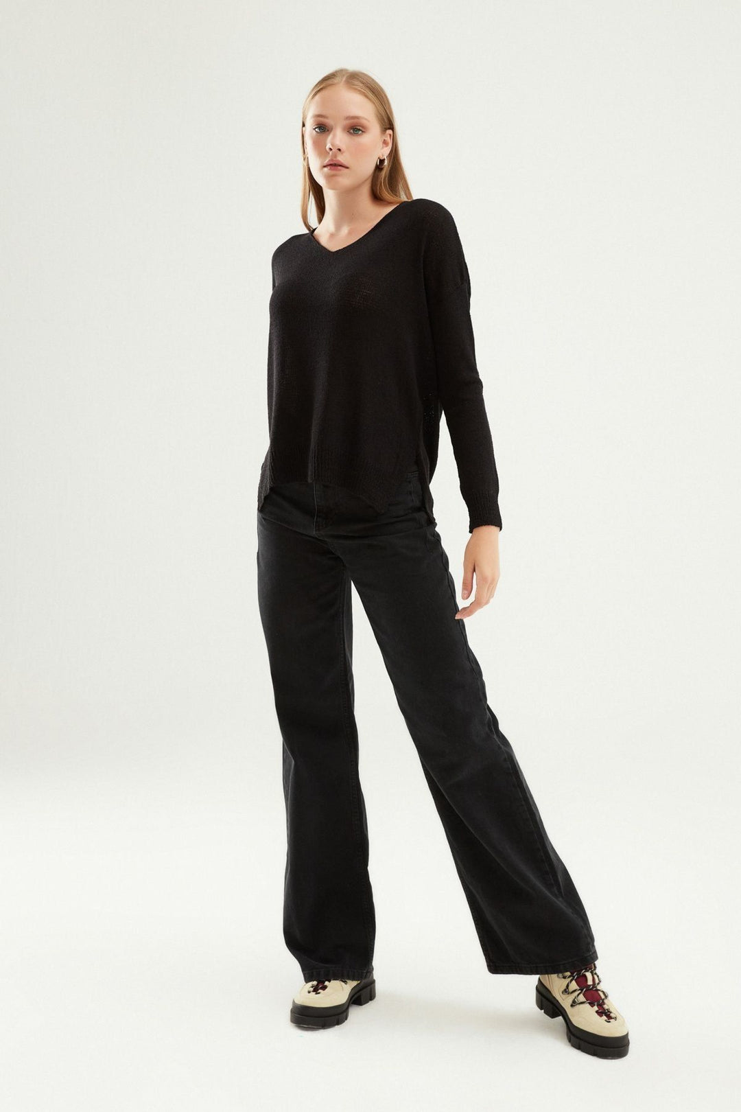 V Neck Knitwear Black
