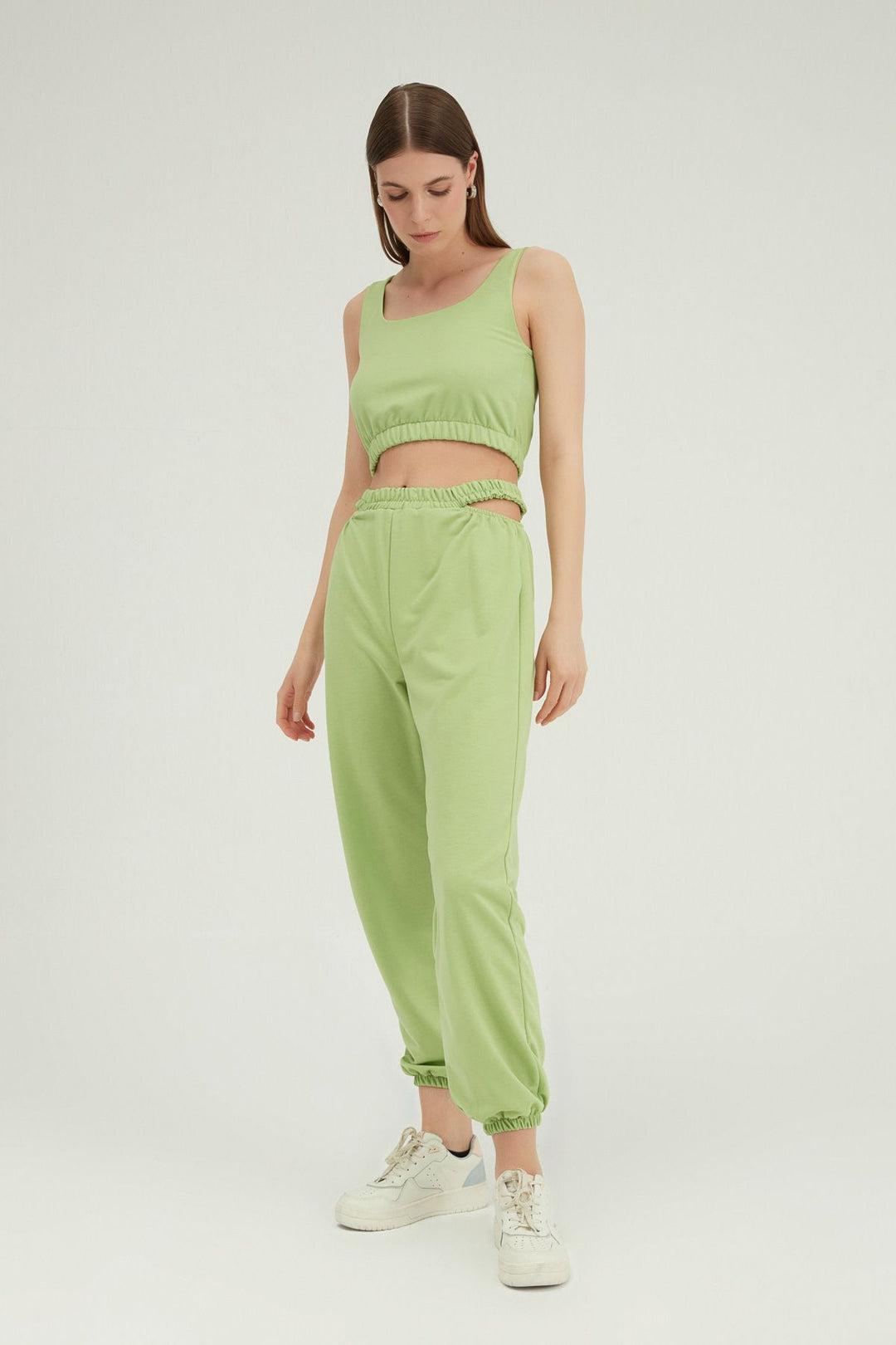 Low-cut Jogger Pants Green