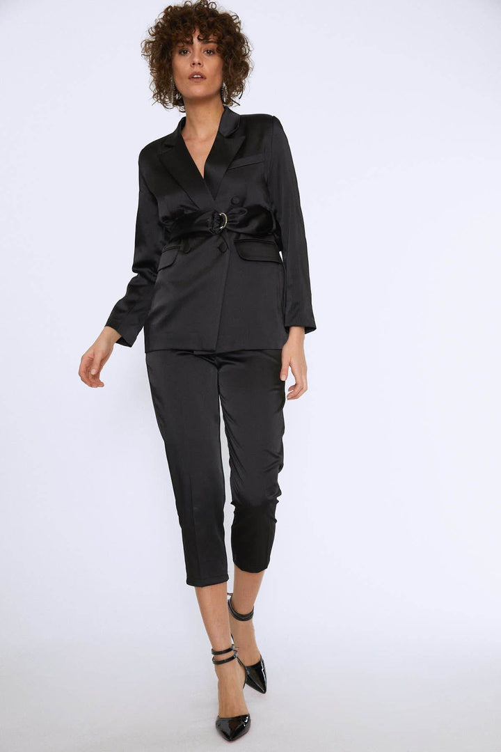 Beli Kemerli Kruvaze Kapama Ceket Siyah