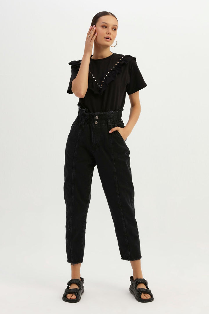 Frilly Accessory T-Shirt Black