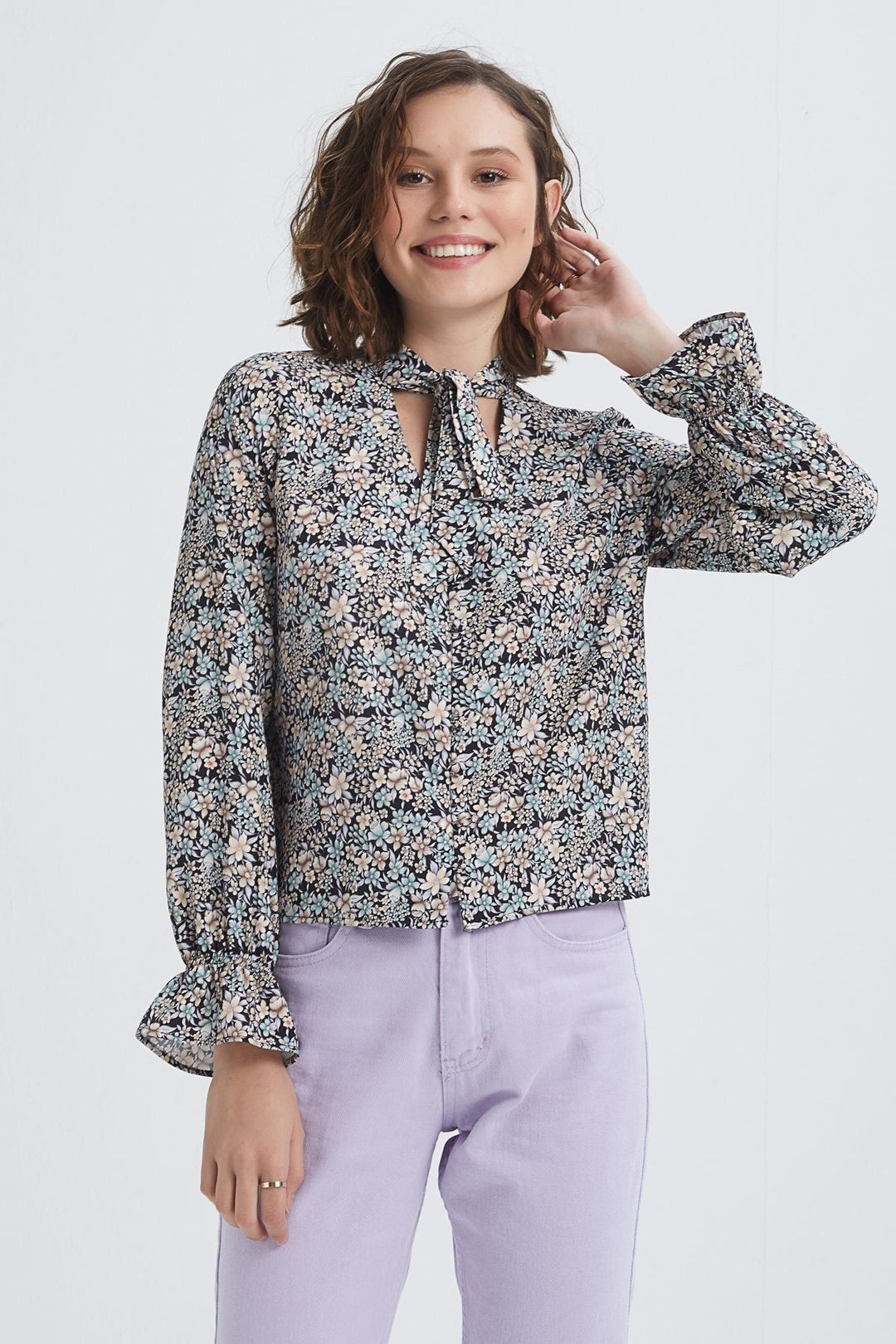 Patterned V-Neck Shirt Black