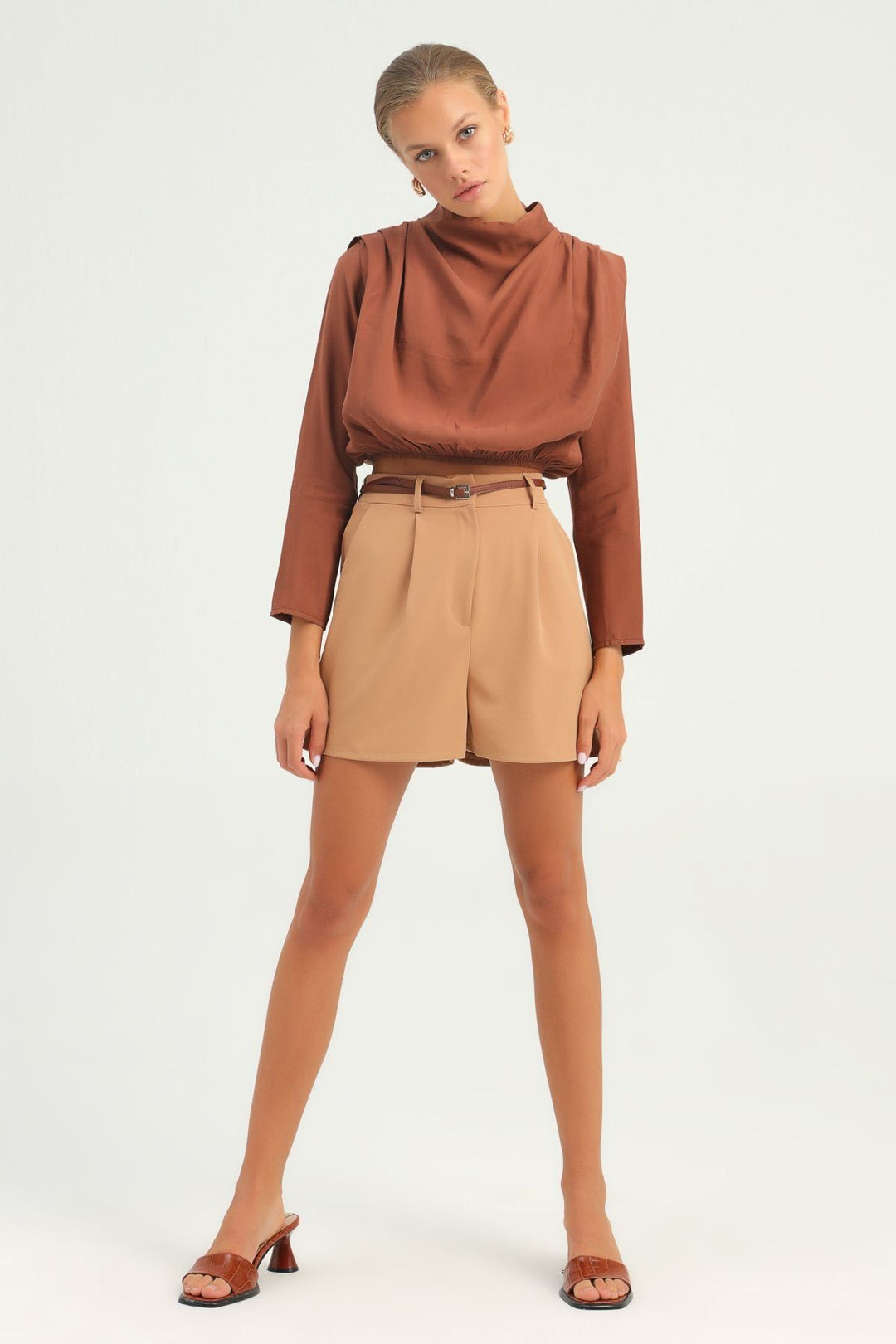 Kemerli Yüksek Bel Şort Camel
