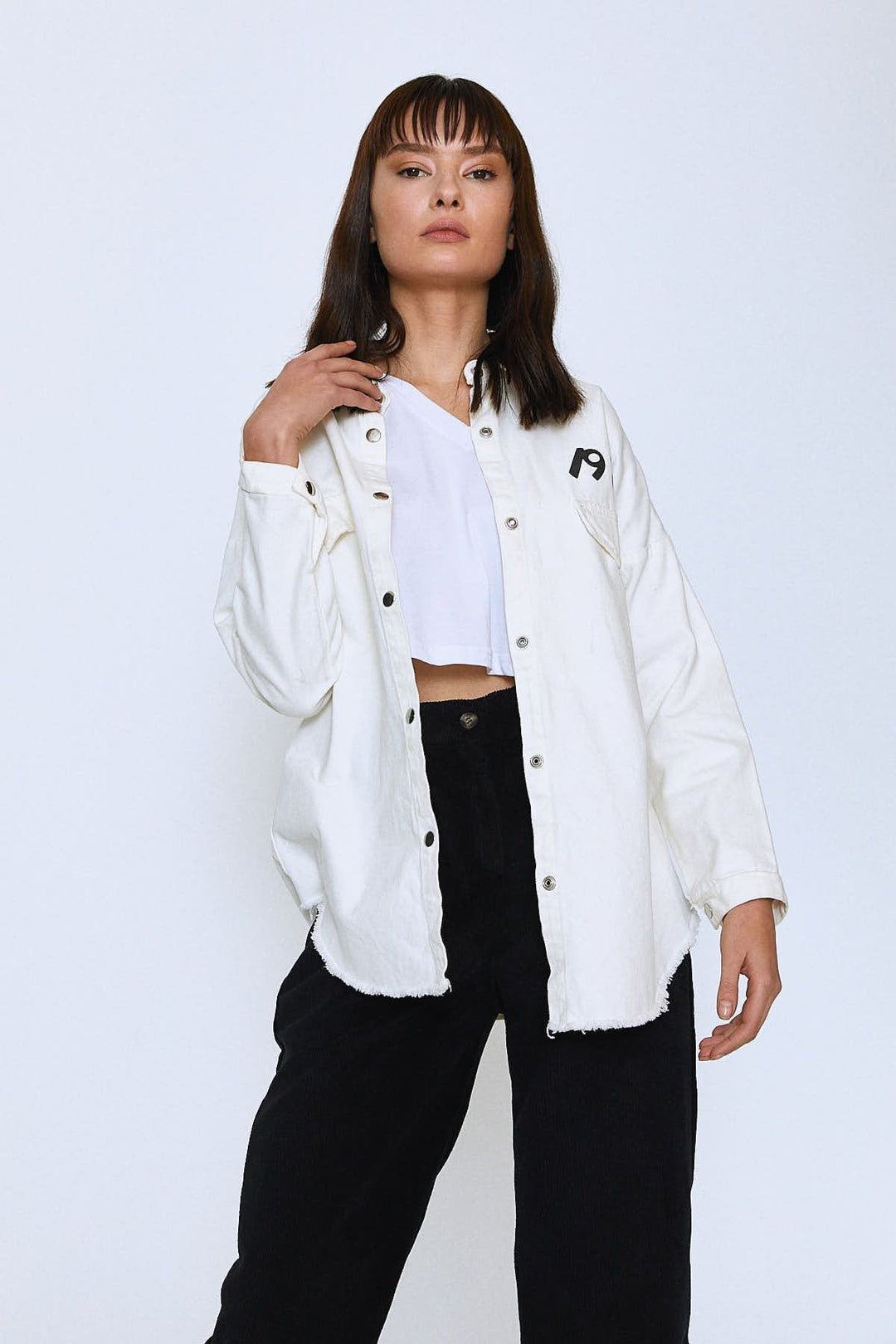 Arkası Baskılı Eteği Püsküllü Gömlek Beyaz