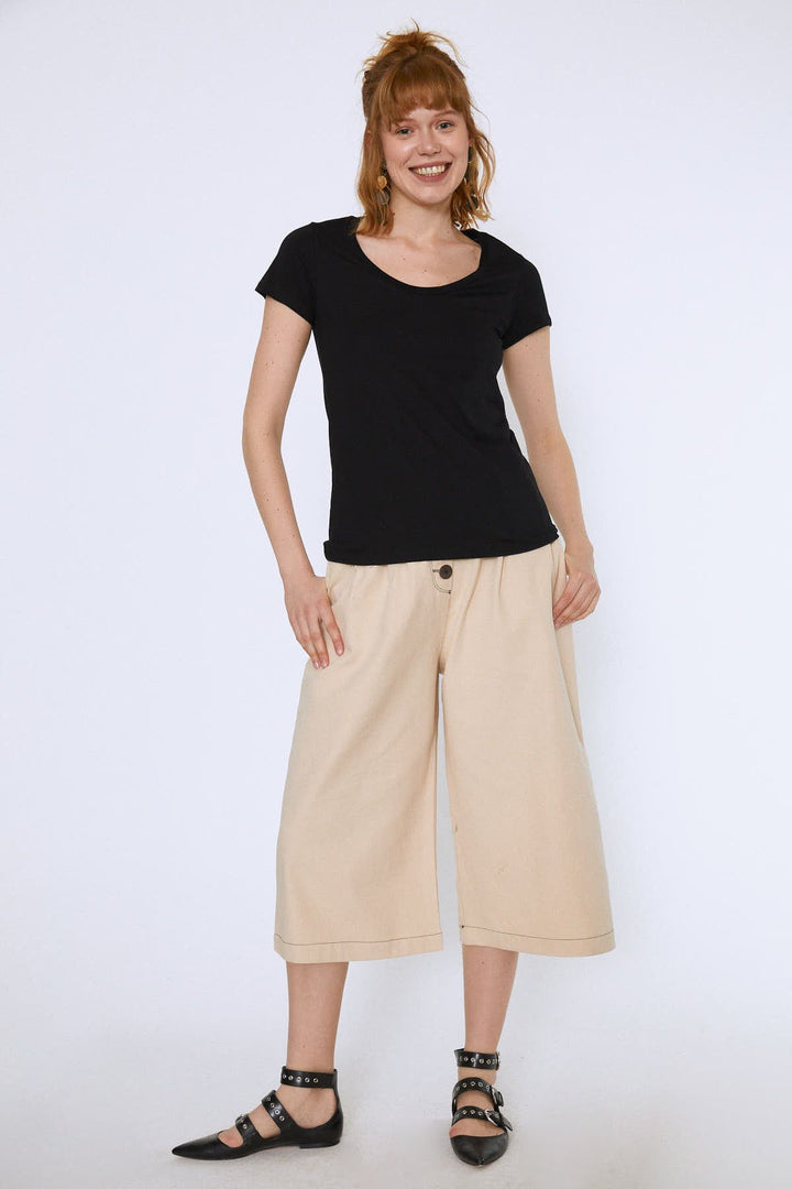 Geniş Yaka Basic Tişört Siyah