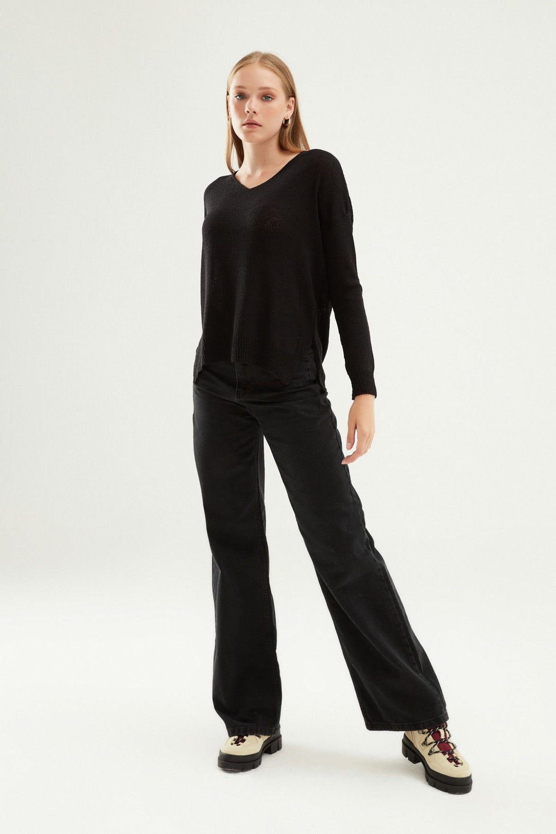 V Neck Knitwear Black