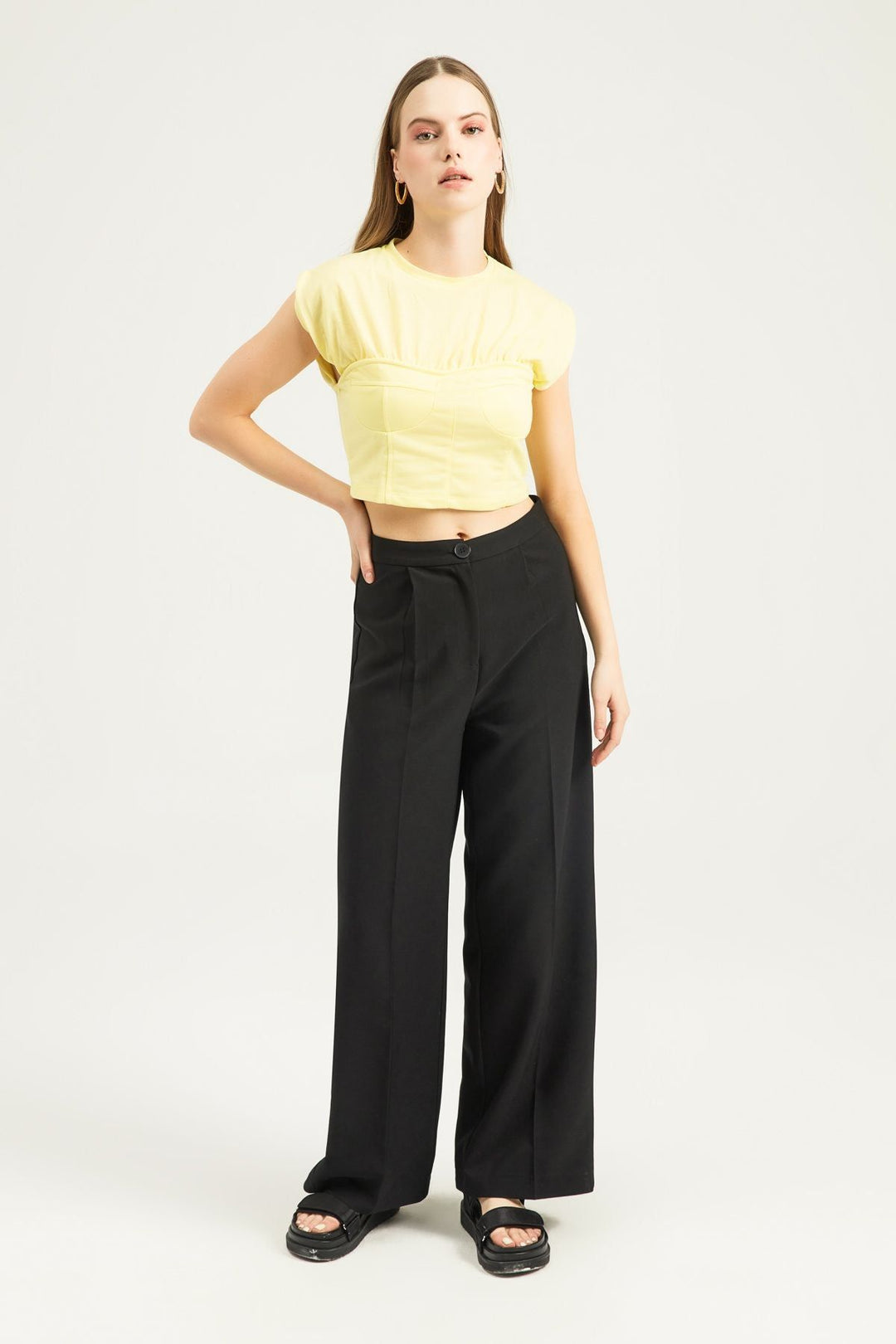 Sleeveless Crop T-Shirt Yellow