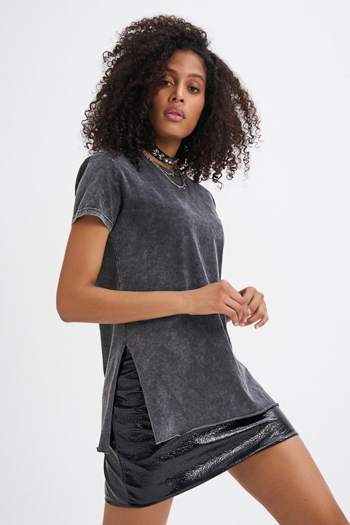 Yanı Yırtmaçlı Bisiklet Yaka Tişört Antrasit