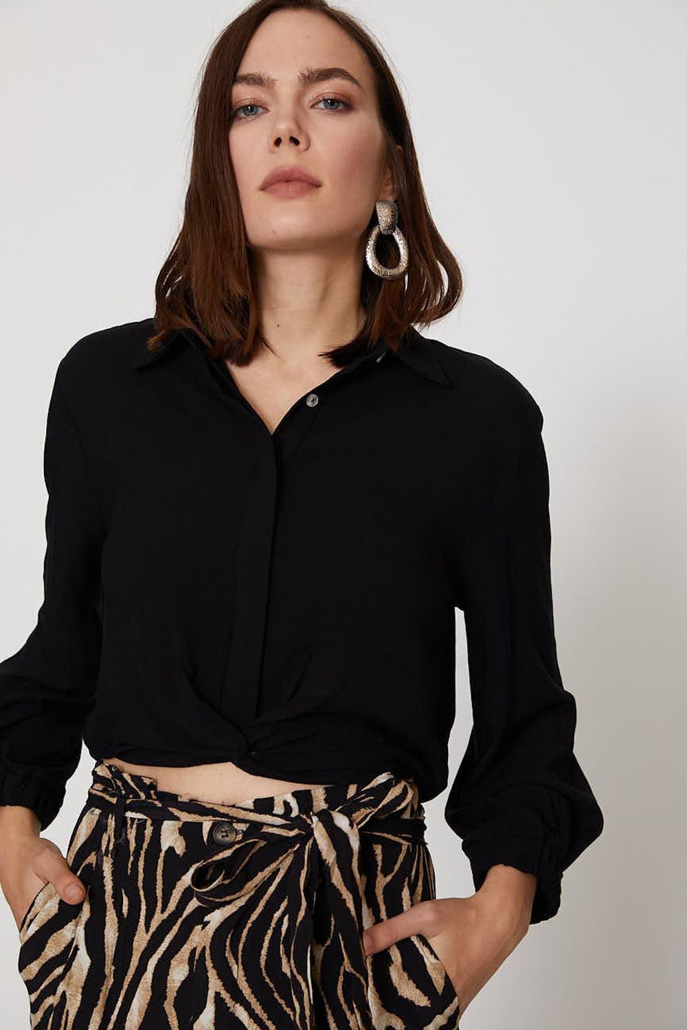 Elastic Sleeve Waist Knotted Shirt Black