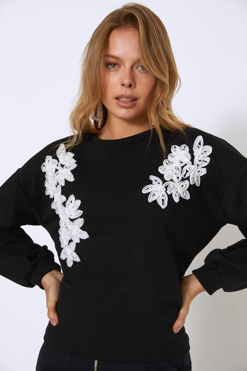 Balloon Sleeve Embroidered Sweatshirt Black