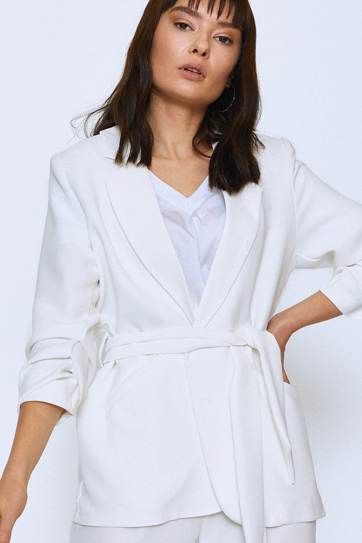 Beli Kuşaklı Fleto Cepli Ceket Ekru