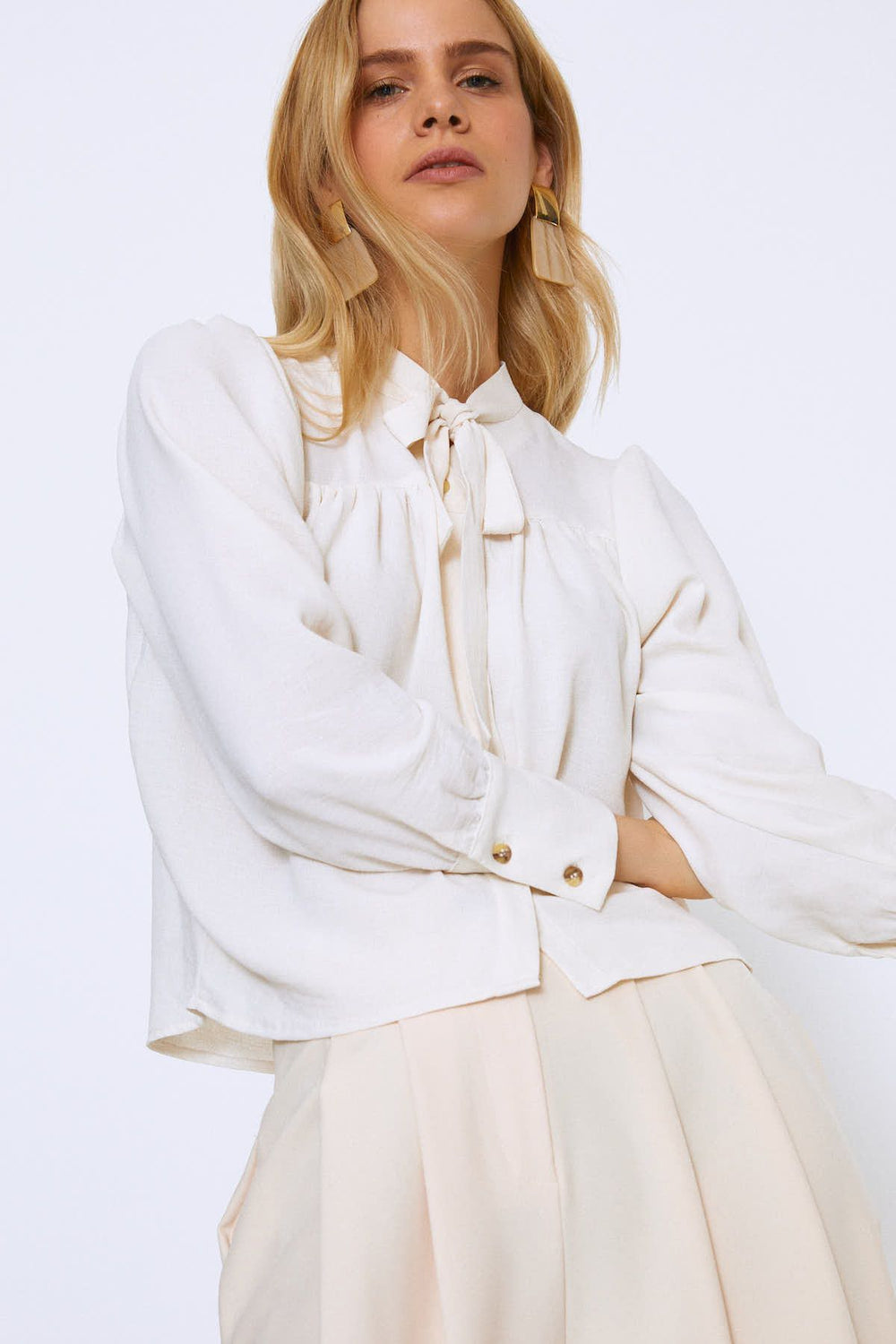 Tie Collar Shirt Ecru