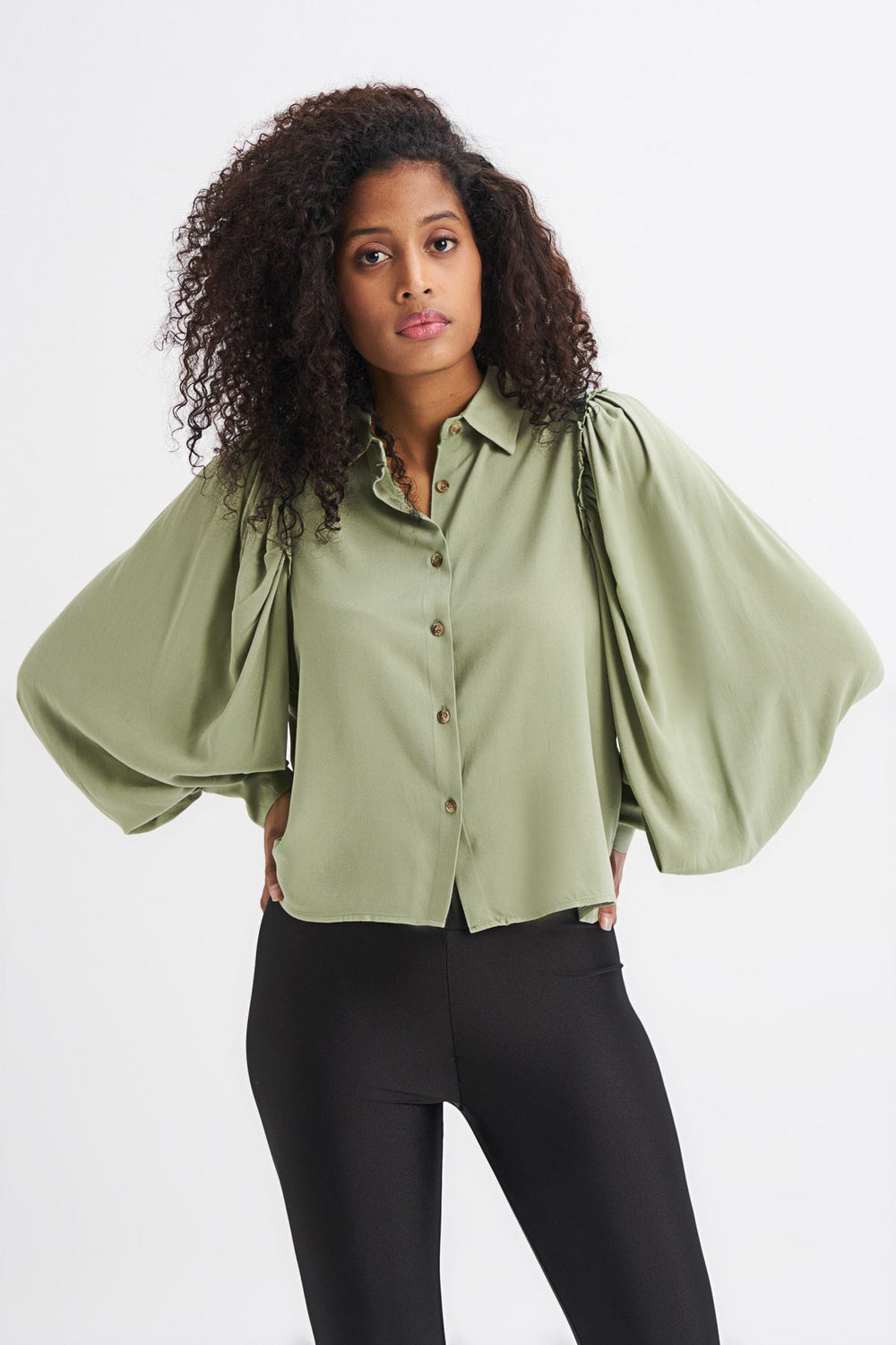 Balloon Sleeve Ruffle Detailed Shirt Mint