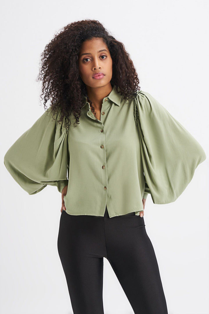 Balloon Sleeve Ruffle Detailed Shirt Mint