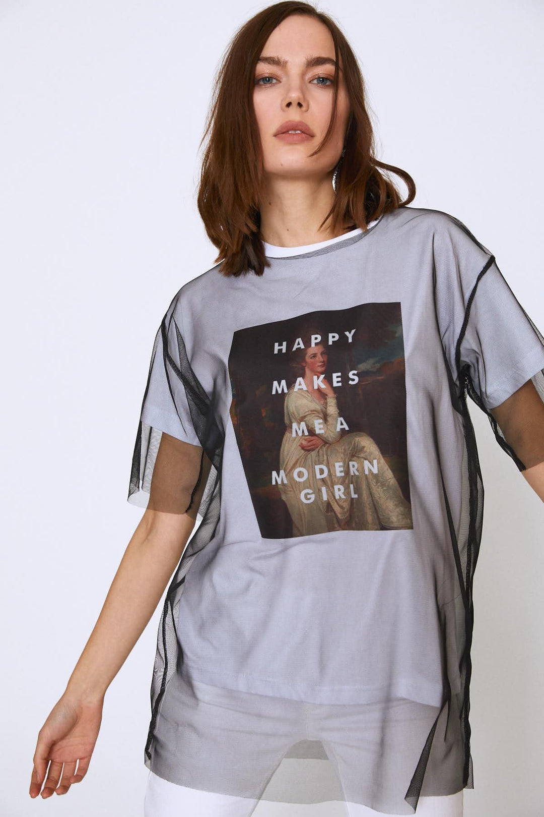 Üzeri Tüllü Baskılı Uzun Tişört Beyaz