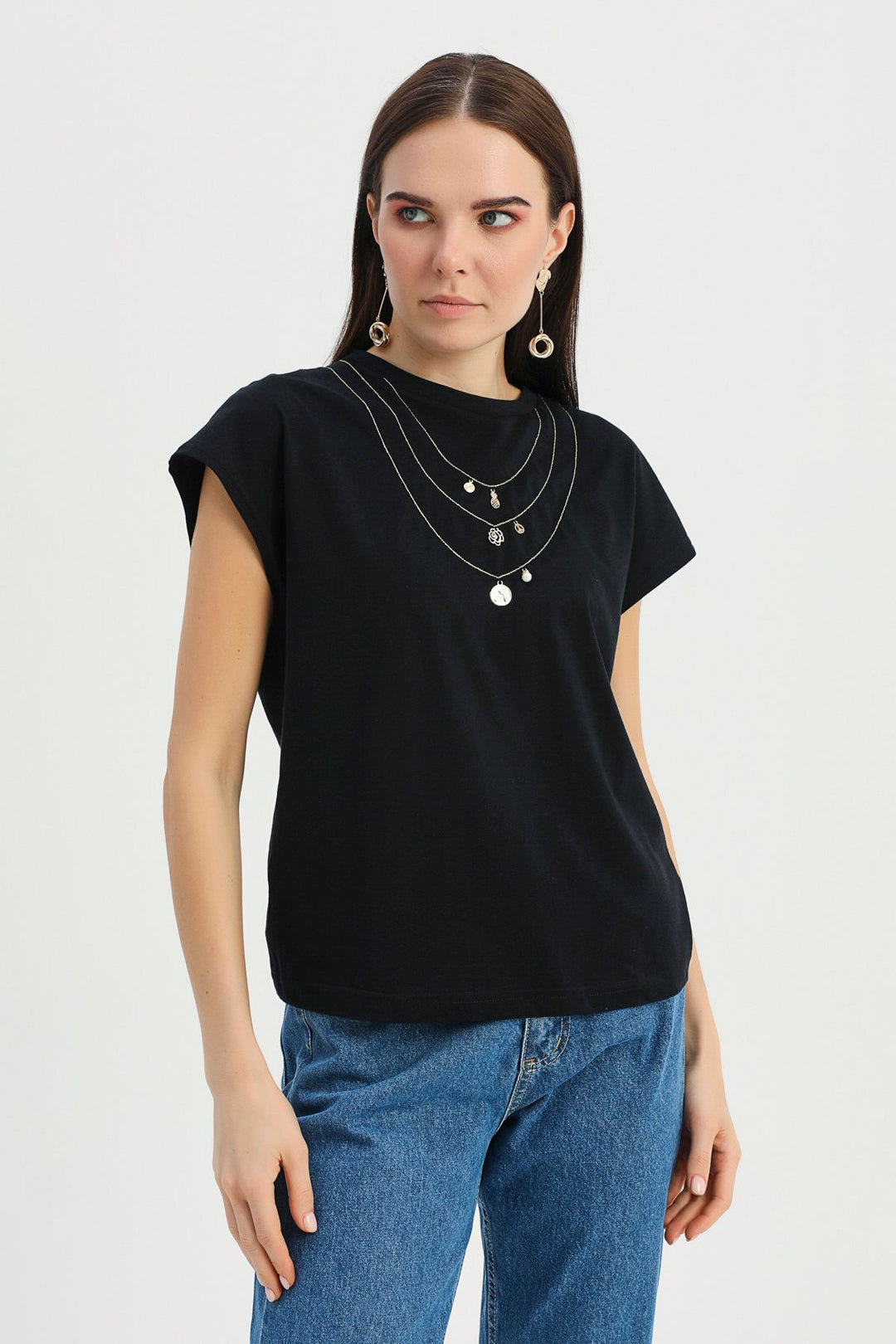 Necklace Accessory Detailed T-Shirt Black