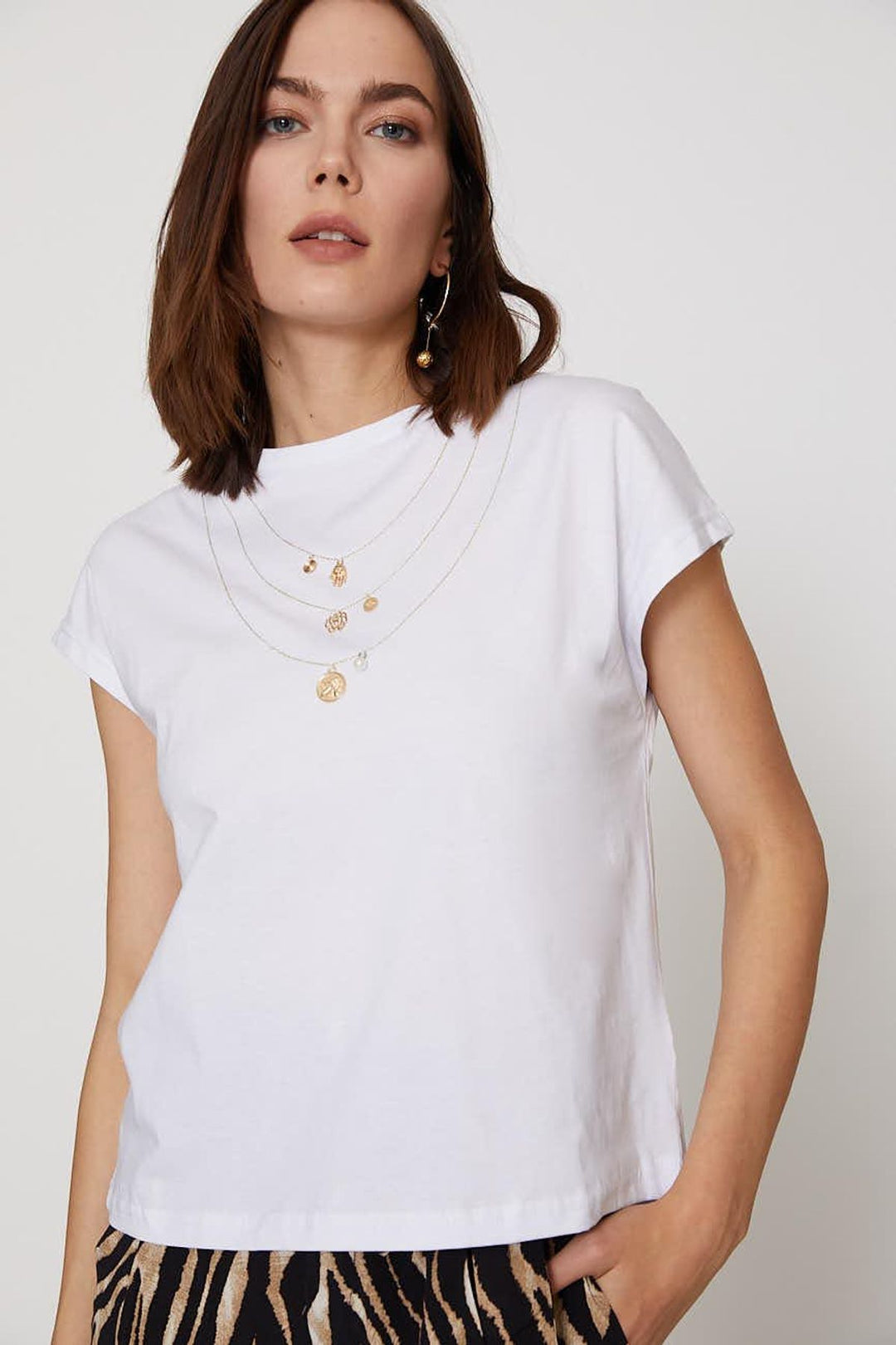 Necklace Accessory Detailed T-Shirt White
