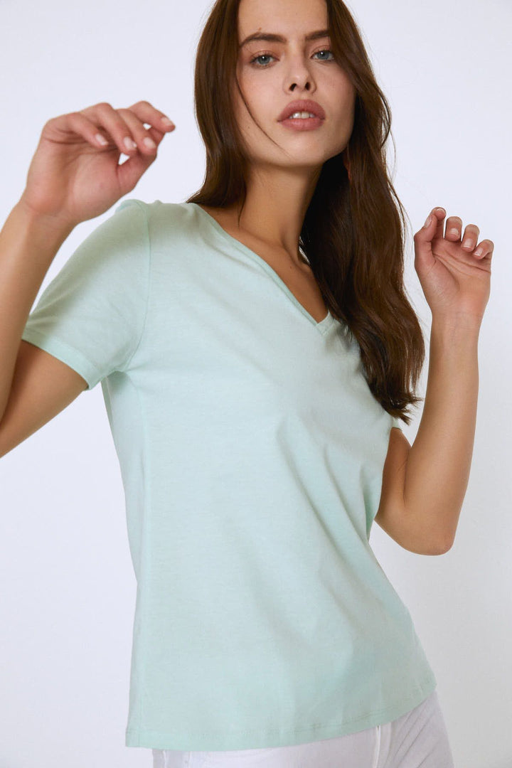 V Yaka Basic Tişört Açık Mint