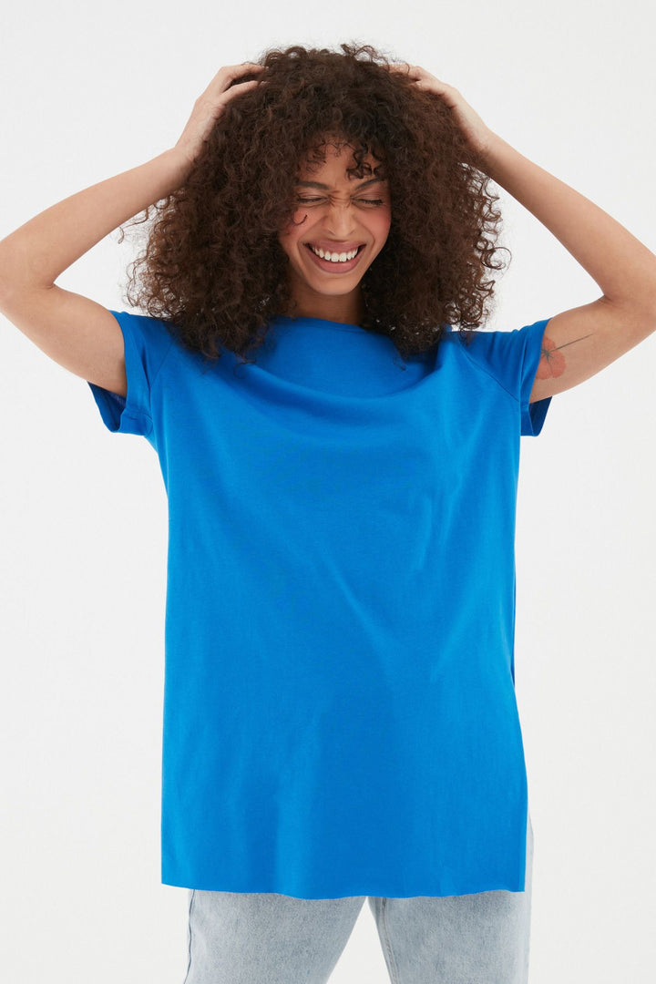 Bisiklet Yaka Yanı Yırtmaçlı Tişört Sax