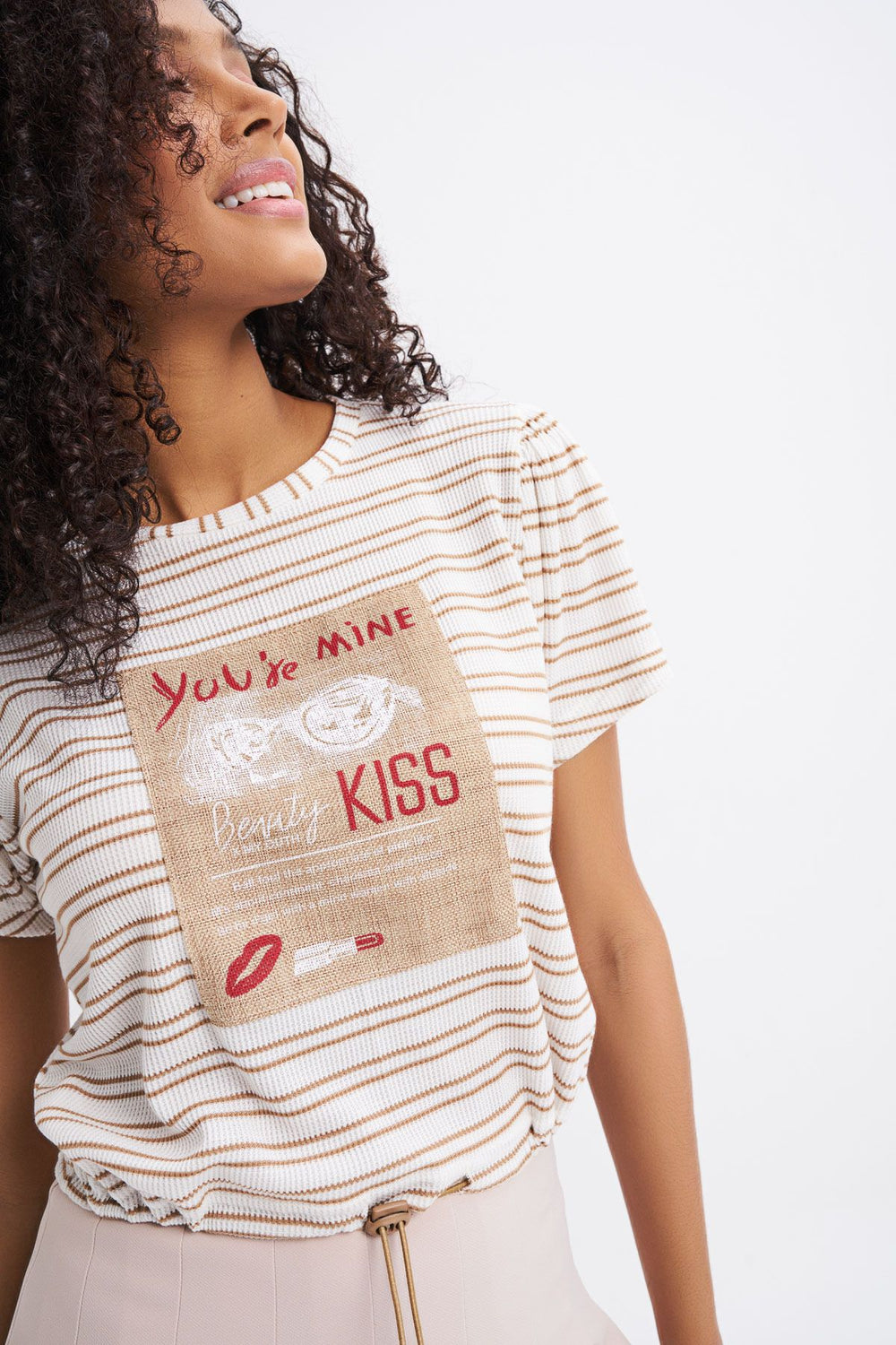 Patch Detaylı Tişört Kahverengi