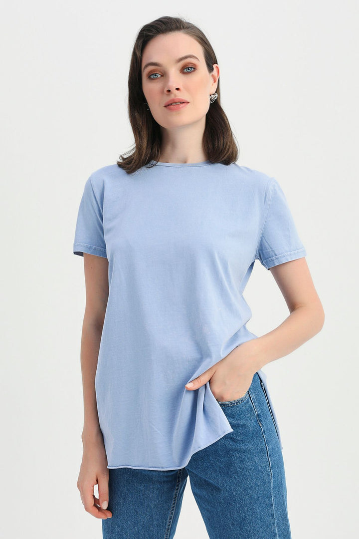 Yanı Yırtmaçlı Bisiklet Yaka Tişört Mavi