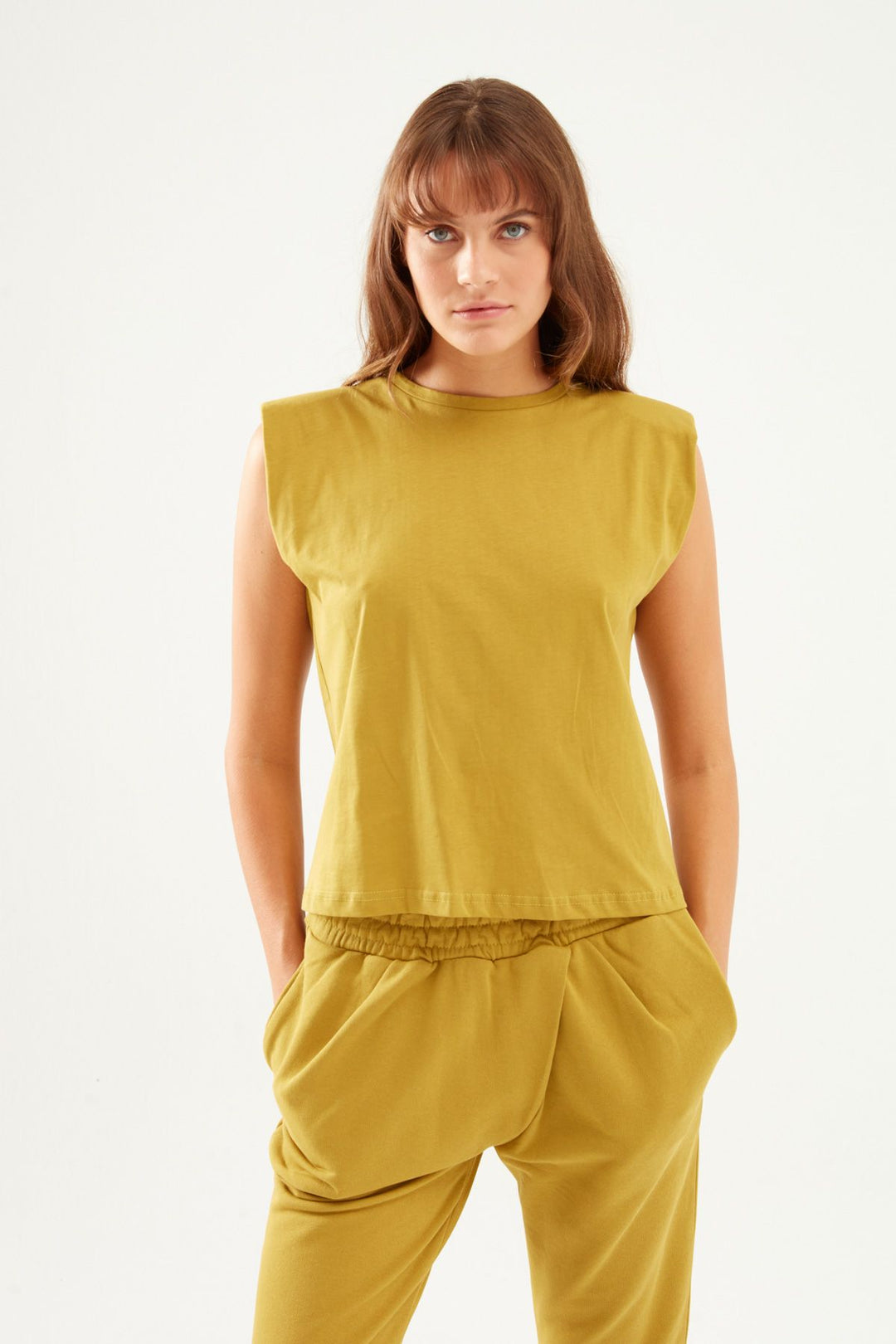 Padded Sleeveless Basic T-Shirt Olive