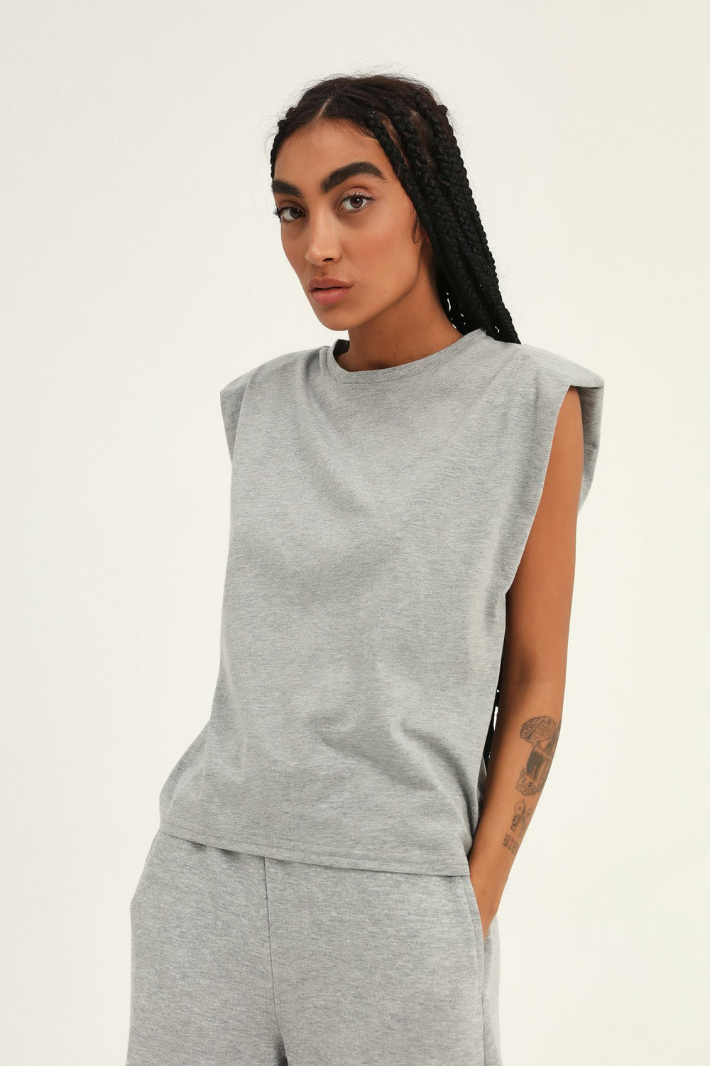 Padded Sleeveless Basic T-Shirt Graymelange