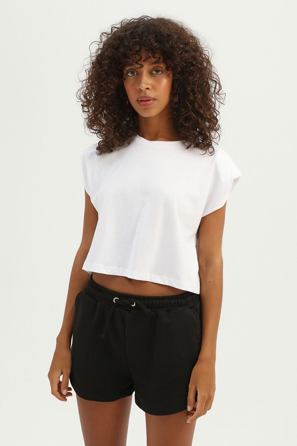 Vatkalı Basic Crop Tişört Beyaz