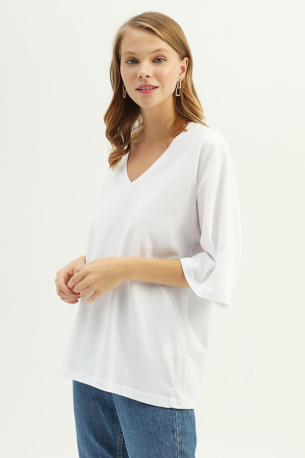 V Yaka Truvakar Kol Tişört Beyaz