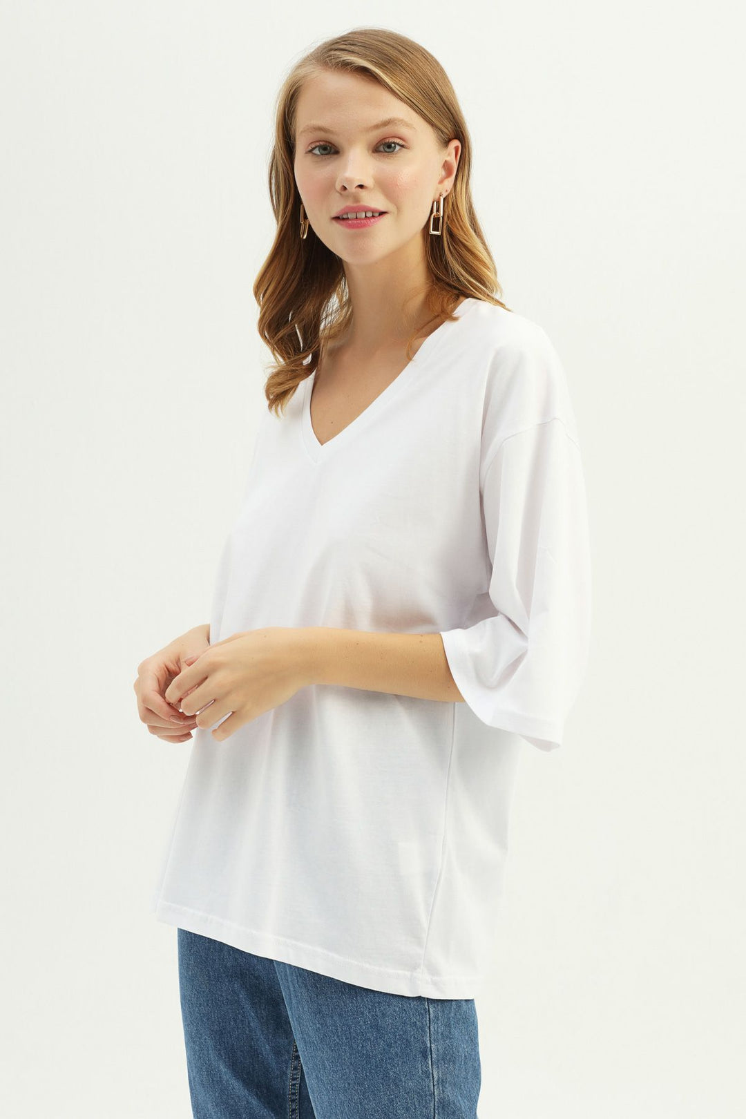 V Yaka Truvakar Kol Tişört Beyaz