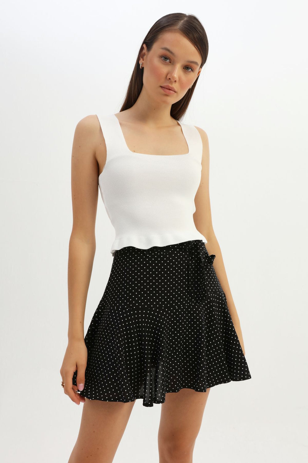 Hanging Frilly Knitwear White