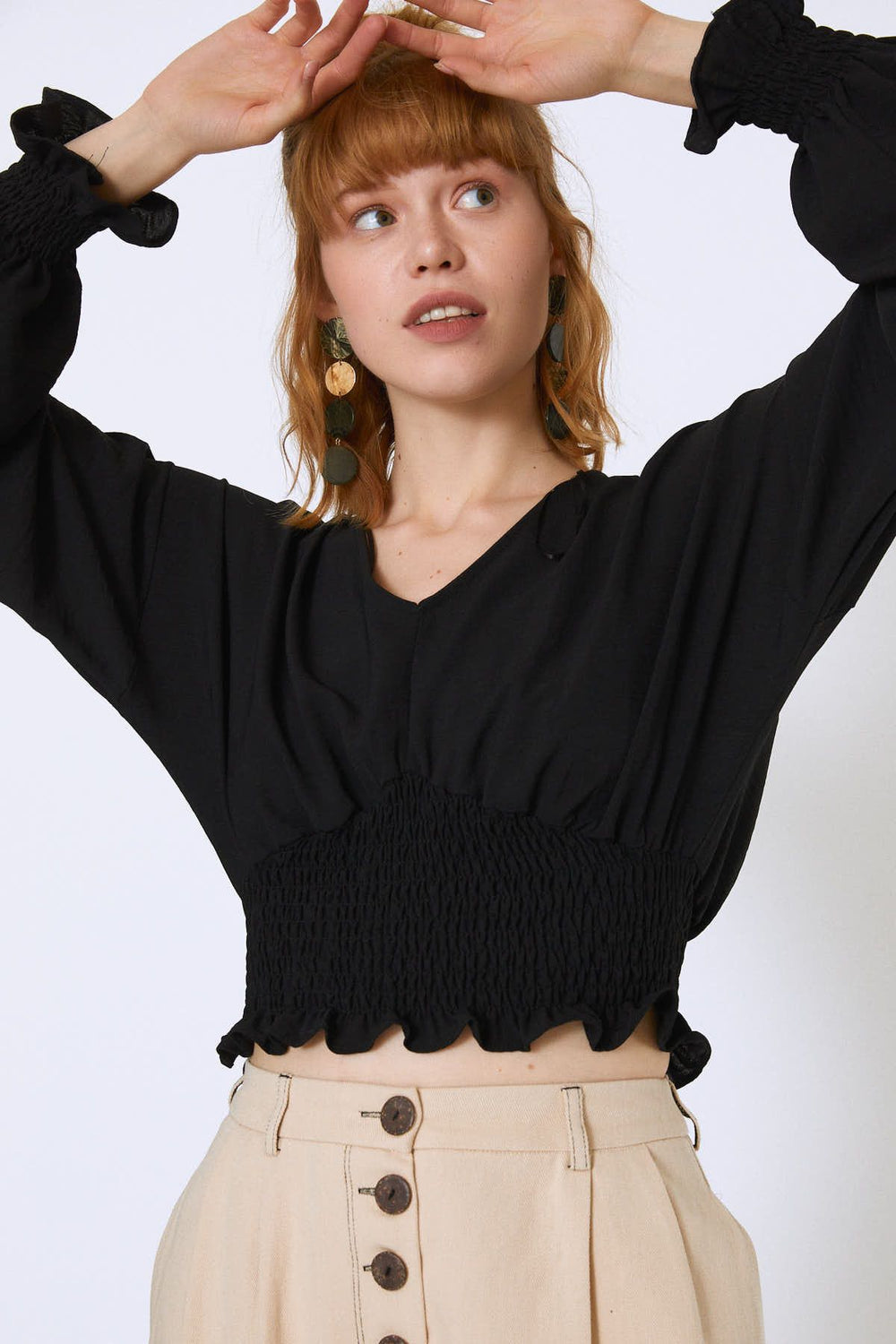 V-Neck Crop Blouse With Waist Gippe Black