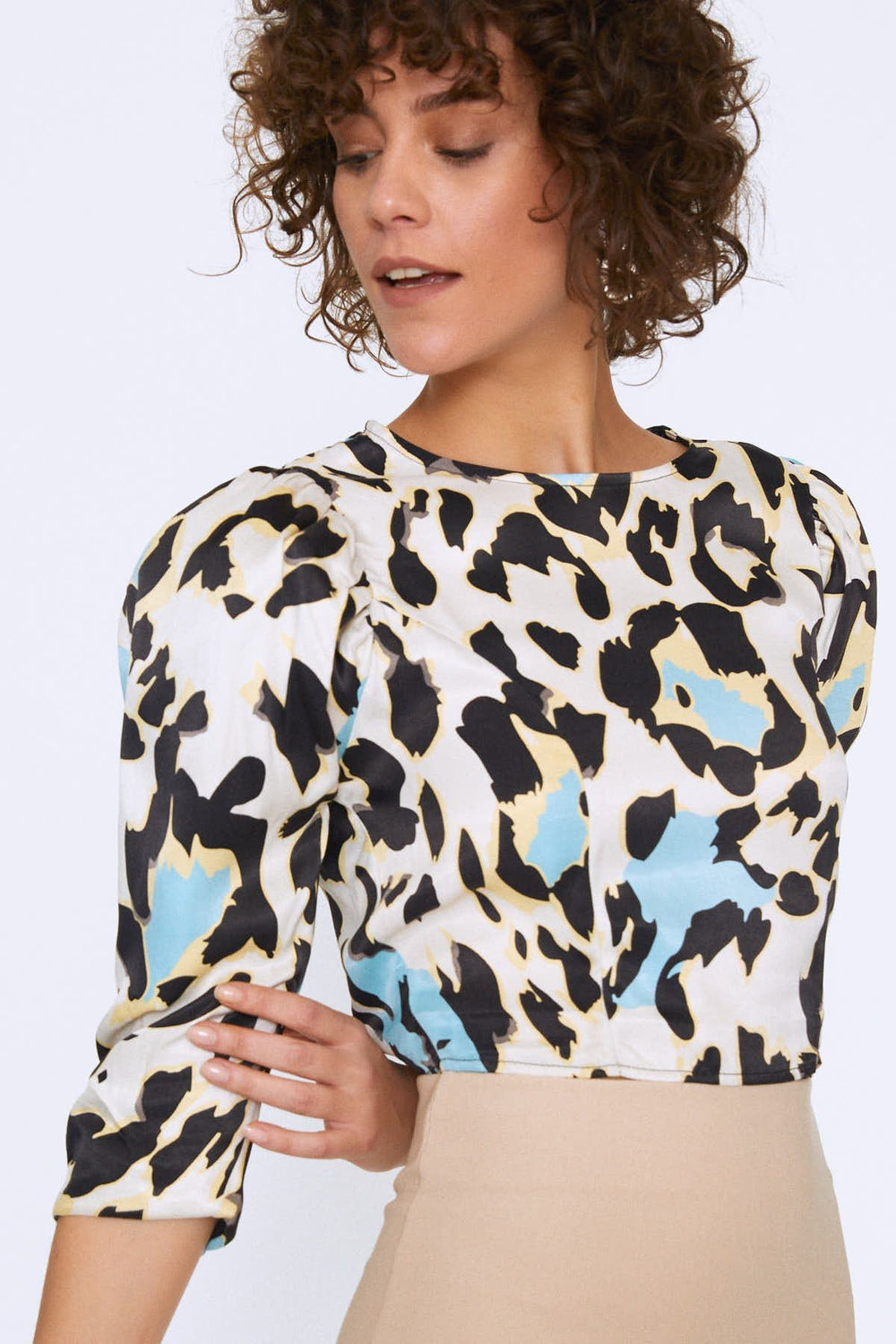 Balloon Sleeve Crop Blouse Beige