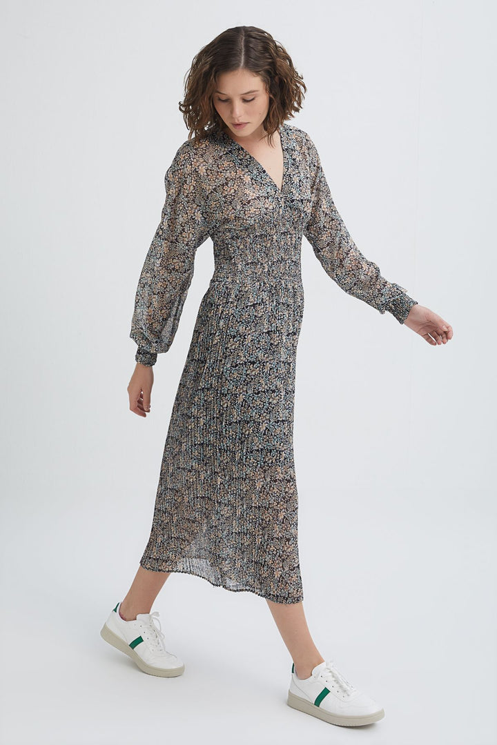 V Neck Gipe Dress Black