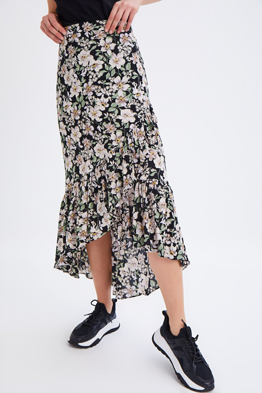 Floral Patterned Ruffled Asymmetrical Skirt Black