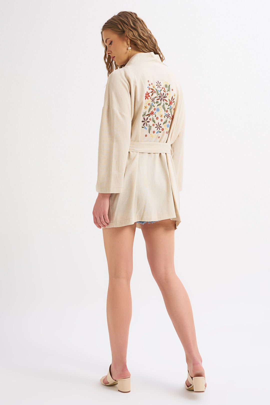 Arkası Nakışlı Kuşaklı Keten Ceket Naturel