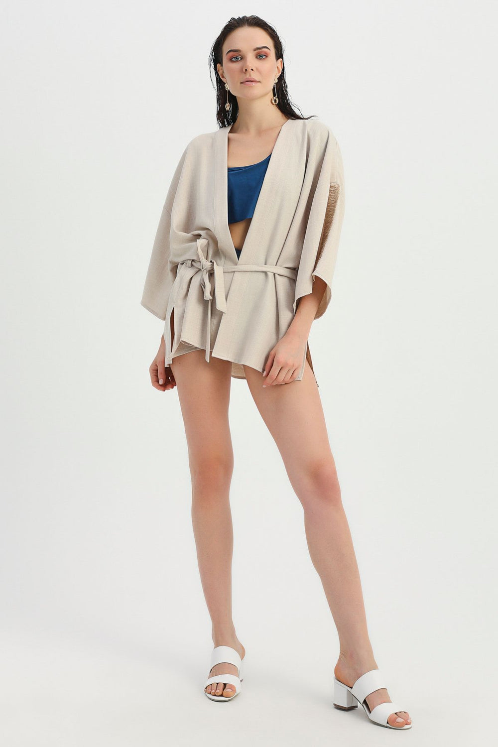 Arkası Nakışlı Kuşaklı Kimono Bej