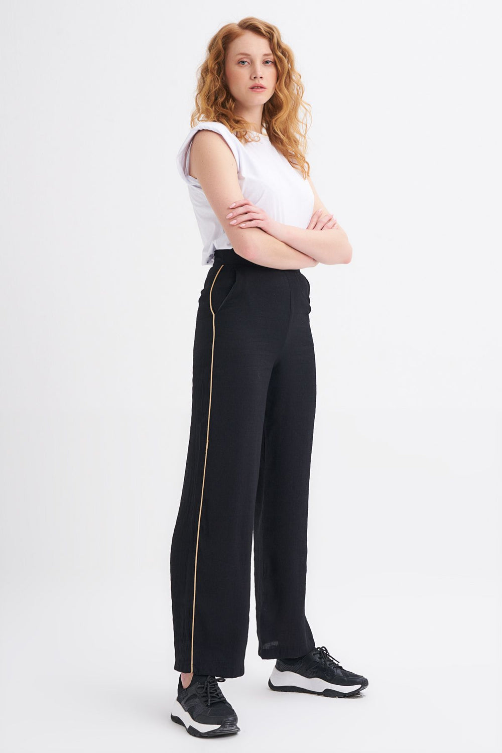 Şerit Detaylı Pantolon Siyah