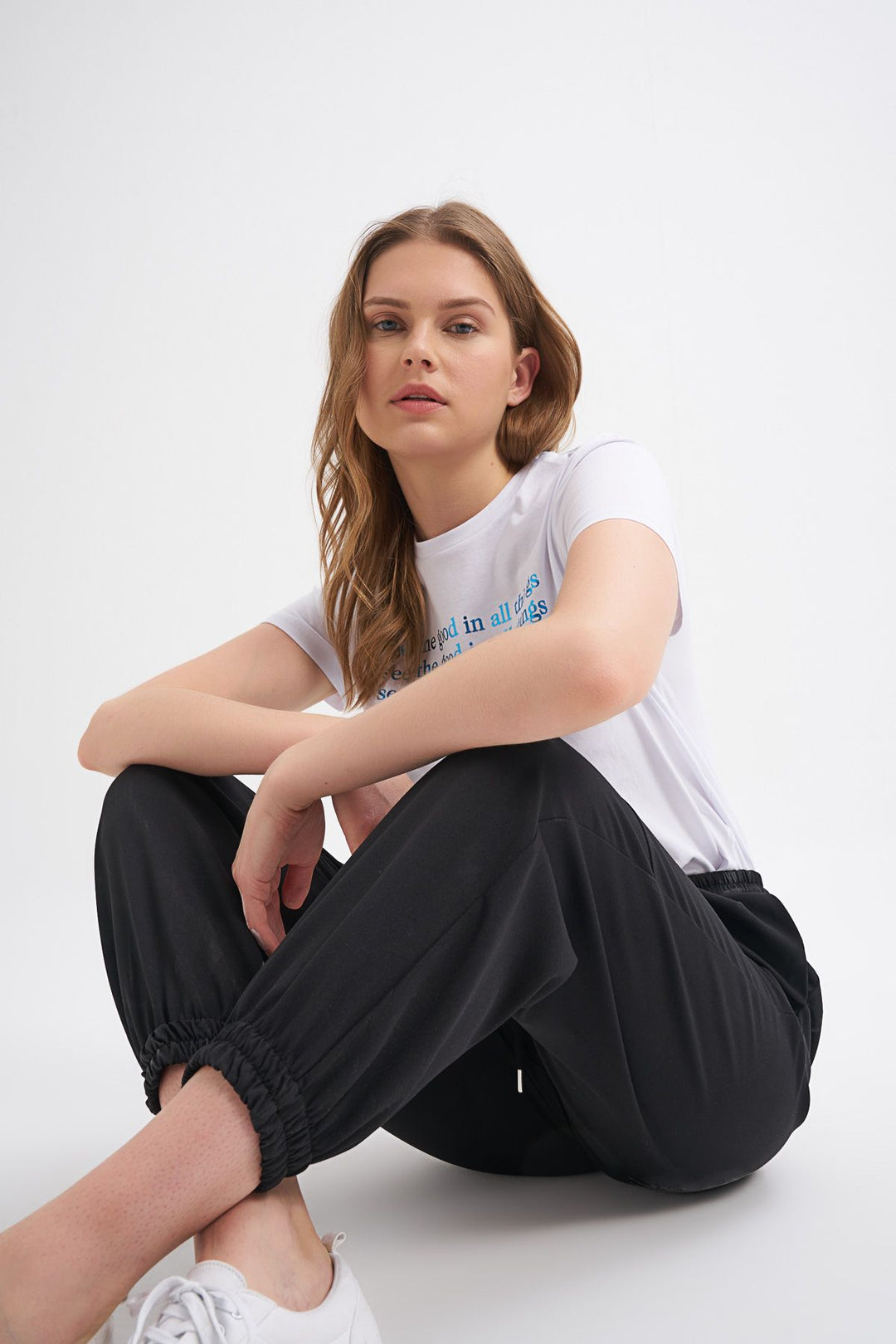 Paçası Lastikli Pantolon Siyah