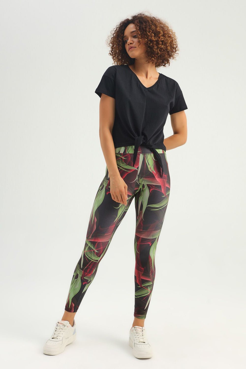 Önü Bağlamalı V Yaka Spor Tişört Siyah