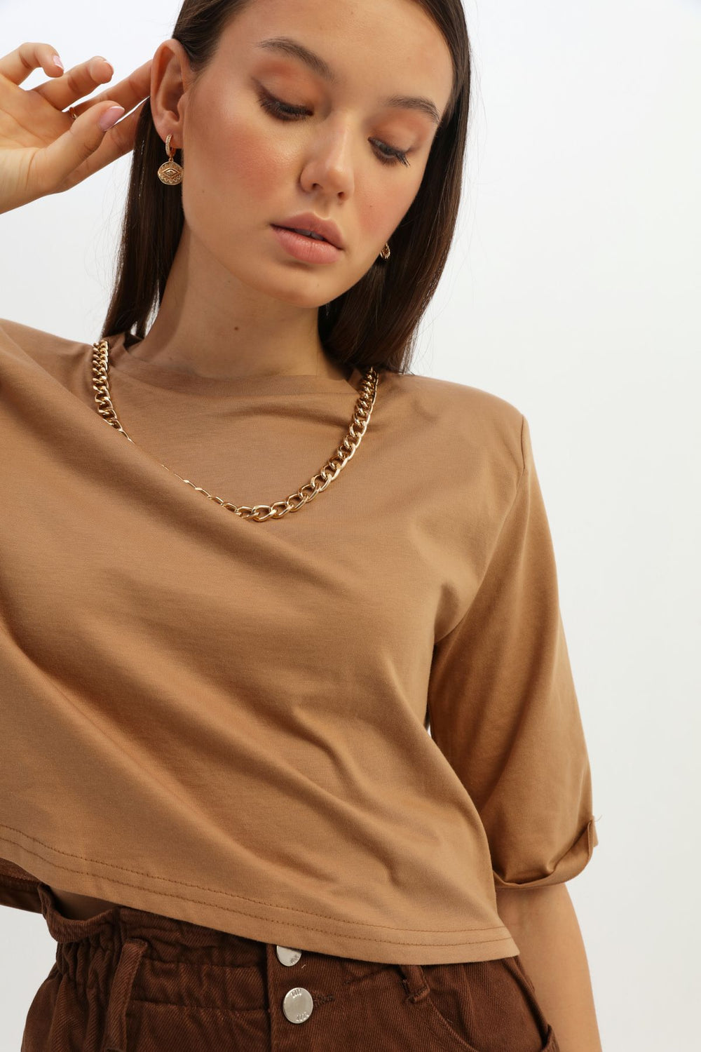 Waisted Chain Accessory Crop T-Shirt Brown